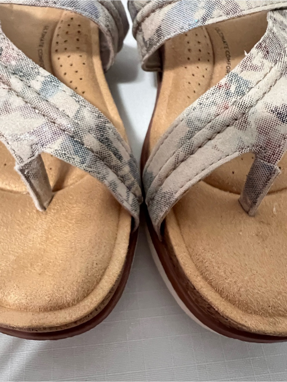 Clarks Beige Floral Cross-Strap Cork Bottom Resortwear Casual Comfort Sandals 9 - Picture 11 of 13